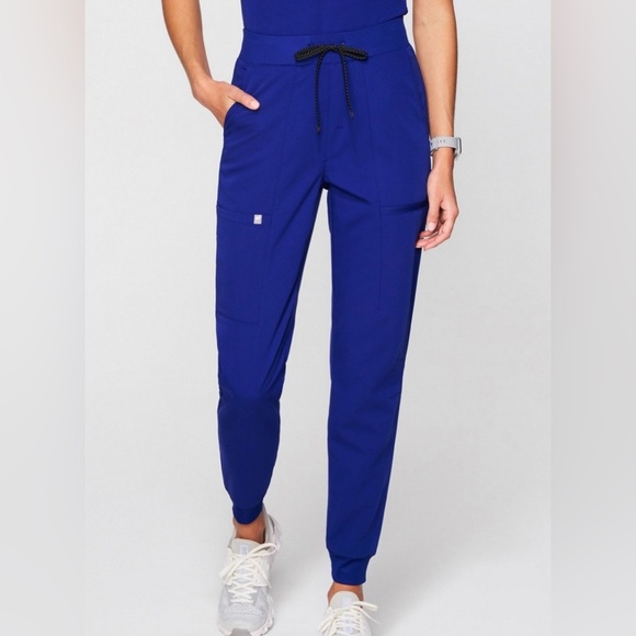 Fabletics scrub set - Picture 2 of 7